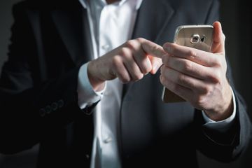 5 Dampak Negatif Akibat Terlalu Sering Menggunakan Media Sosial