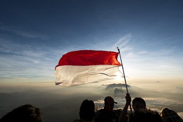 Mengembangkan Informasi 'Sang Saka Merah Putih', Kelas 6 Tema 2