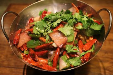 Terlalu sering mengonsumi makanan pedas bisa berbahaya bagi tubuh.