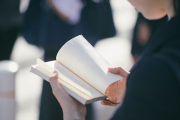 Pada buku Bahasa Inggris kelas XII (SMA) edisi revisi 2018 Chapter 5 halaman 69-70 terdapat Vocabulary Exercises Task 1 dan 2.