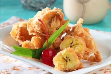 Pisang goreng adalah salah satu kudapan favorit banyak orang.