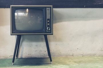Televisi merupakan penemuan yang dapat mengubah dunia.