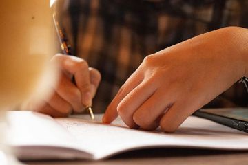 Sebelum ada kertas, manusia menulis di pohon bambu.