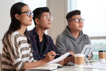 Mejawab soal teks struktur pada buku bahasa Inggris kelas X Chapter 13 halaman 174-175.