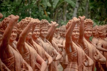 Salah satu fungsi keragaman budaya adalah sebagai daya tarik bangsa asing.