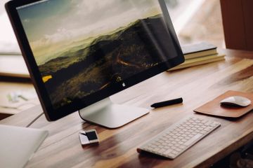 Monitor merupakan salah satu perangkat output di dalam komputer.