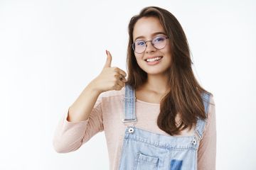 Contoh Percakapan Mengungkapkan Rasa Puas dalam Bahasa Inggris