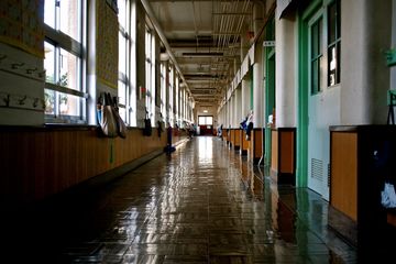 Pertanyaan tentang sekolah dalam bahasa Inggris disebut dengan question about school.