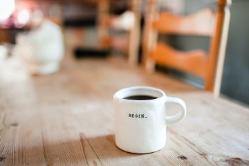 Mengonsumsi kopi bisa memberikan dampak positif dan negatif bagi tubuh.