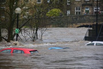 Kerusakan lingkungan bisa terjadi akibat adanya banjir.