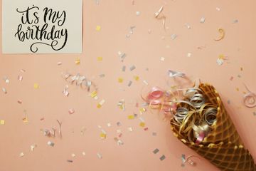 Undangan dalam bahasa Inggris disebut dengan invitation.