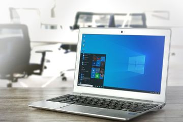 Menghapus aplikasi di Windows 11 sedikit gerbera dengan Windows 10. 