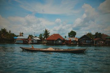 Tourist attraction dalam bahasa Indonesia disebut dengan objek wisata.