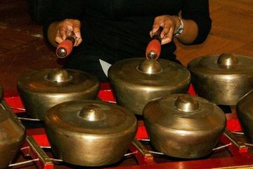 Mengiringi digunakan contoh yang tari tradisional musik alat adalah untuk 10 Alat