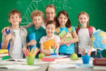 Menjawab soal latihan pilihan ganda, Bahasa Inggris Kelas XI Chapter III materi Public and School Events.