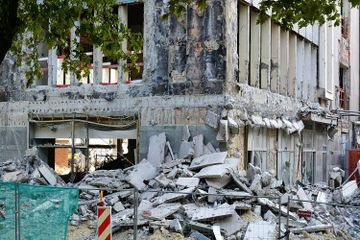 Gempa bisa menyebabkan kerusukan bangunan dan korban jiwa.