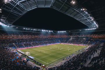 Dalam bahasa Inggris sepak bola disebut dengan soccer atau football.