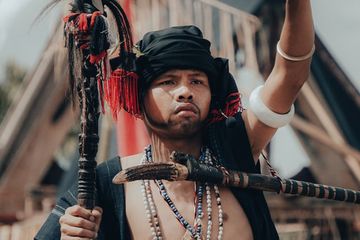 Suku Batak merupakan suku bangsa terbesar ketiga di Indonesia yang berasal dari Sumatera Utara.