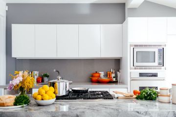 Materi Bahasa Inggris 'Things in the Kitchen' dan Contoh Dialog