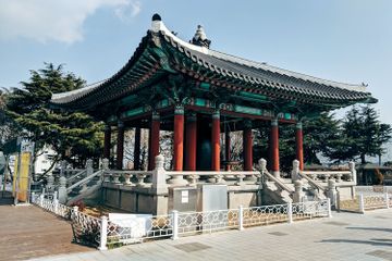 Terdapat sejumlah ungkapan dan juga salam yang mudah dilakukan oleh kita saat berkunjung ke Korea Selatan.
