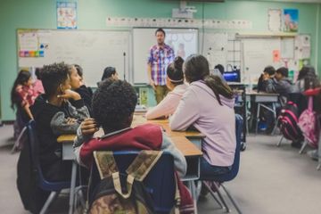 Jawab Soal Materi Bahasa Inggris 'Things in the Classroom, Kelas 4 SD