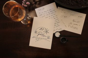 Sahabat pena dalam bahasa Inggris disebut dengan pen pal.