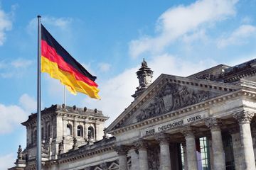 Kata benda dalam bahasa Jerman dibagi menjadi tiga jenis.