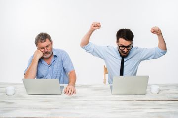 Cara Mengekspresikan Rasa Iri atau Envy dalam Bahasa Inggris