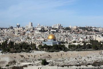 Pada peristiwa Isra Mikraj, Rasulullah SAW melakukan perjalanan dari Masjidil Haram ke Masjidil Aqsa, kemudian ke Sidratul Muntaha.