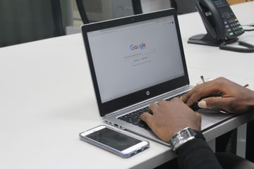 Singapura menempati urutan teratas dengan kecepatan unduh internet fixed broadband.