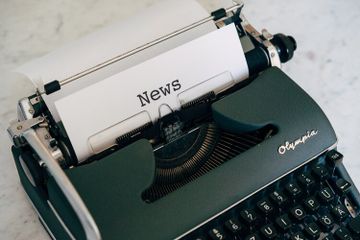 Gagasan dapat disampaikan melalui artikel opini.