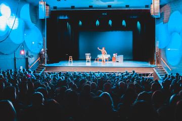 Fungsi Busana dalam Pementasan Teater