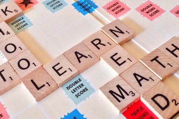 Untuk dapat menyusun kalimat bahasa Inggris, kita perlu memahami aturan penyusunan kalimatnya.