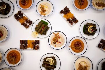 Dalam bahasa Inggris, buka puasa dikenal dengan istilah iftar.