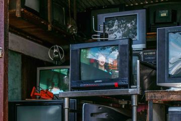 Apa Perbedaan TV Analog dan TV Digital?
