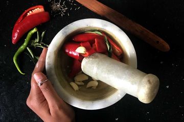 Jawab Soal Bahasa Inggris Kelas IX Chapter 10, Sambel Uleg