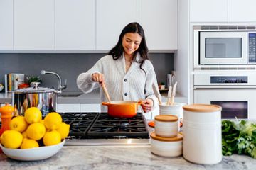 Bagaimana Cara Menyimpan Makanan Sisa Lebaran?
