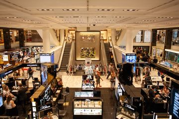 Dimana Mall Pertama di Indonesia?
