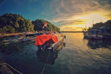 Wawasan nusantara merupakan cara pandang bangsa Indonesia sebagai satu kesatuan politik, ekonomi, sosial, budaya dan pertahanan keamanan.