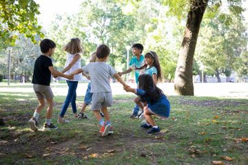 15 Inspirasi Perintah Games Simon Says untuk Belajar Bahasa Inggris