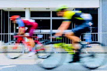 Apa Perbedaan Makna 'Cepat' pada Kata 'Quick' dan 'Fast'?