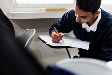 Untuk SPMB Mandiri 2022, Unsoed membuka dua jalur, yakni jalur UTBK dan non-UTBK.