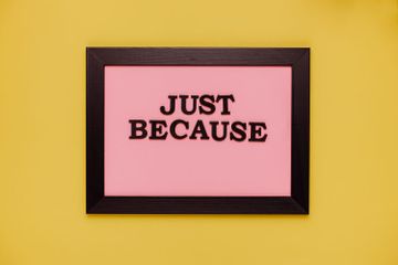 7 Contoh Kalimat Bahasa Inggris Menggunakan Because dan Because of