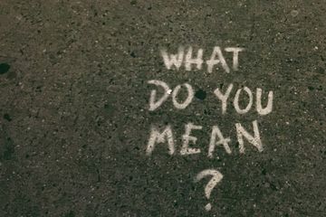Question adalah kalimat yang menanyakan sesuatu dan membutuhkan jawaban.