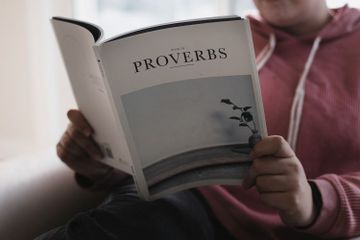 15 Contoh Proverb atau Peribahasa Bahasa Inggris yang Populer