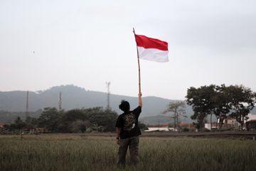 Meski telah diatur dalam UU, masih ada kasus pelanggaran hak dan pengingkaran kewajiban warga negara yang terjadi.