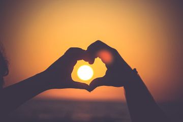 Idiom bahasa Inggris yang menggunakan kata sun atau matahari dapat digunakan dalam percakapan bahasa Ingris sehari-hari.