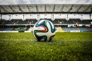 5 Idiom Bahasa Inggris Menggunakan Kata Ball Beserta Makna dan Contoh Kalimat