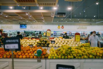 Mengerjakan kumpulan soal bahasa Inggris materi food and drink dapat membantu kita memahami materi tersebut.