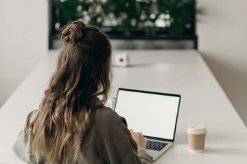 Cara Mengonfirmasi Janji Bertemu Melalui E-mail dalam Bahasa Inggris